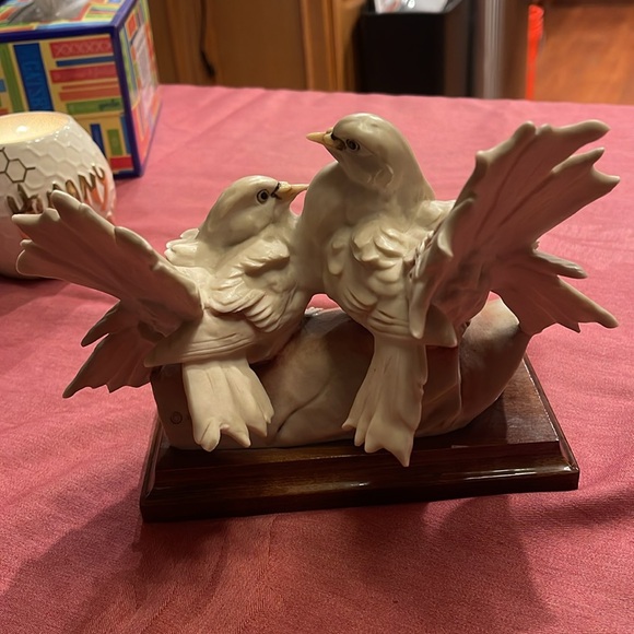 Pair of Birds Figurine - Elegant White signed - Picture 6 of 9